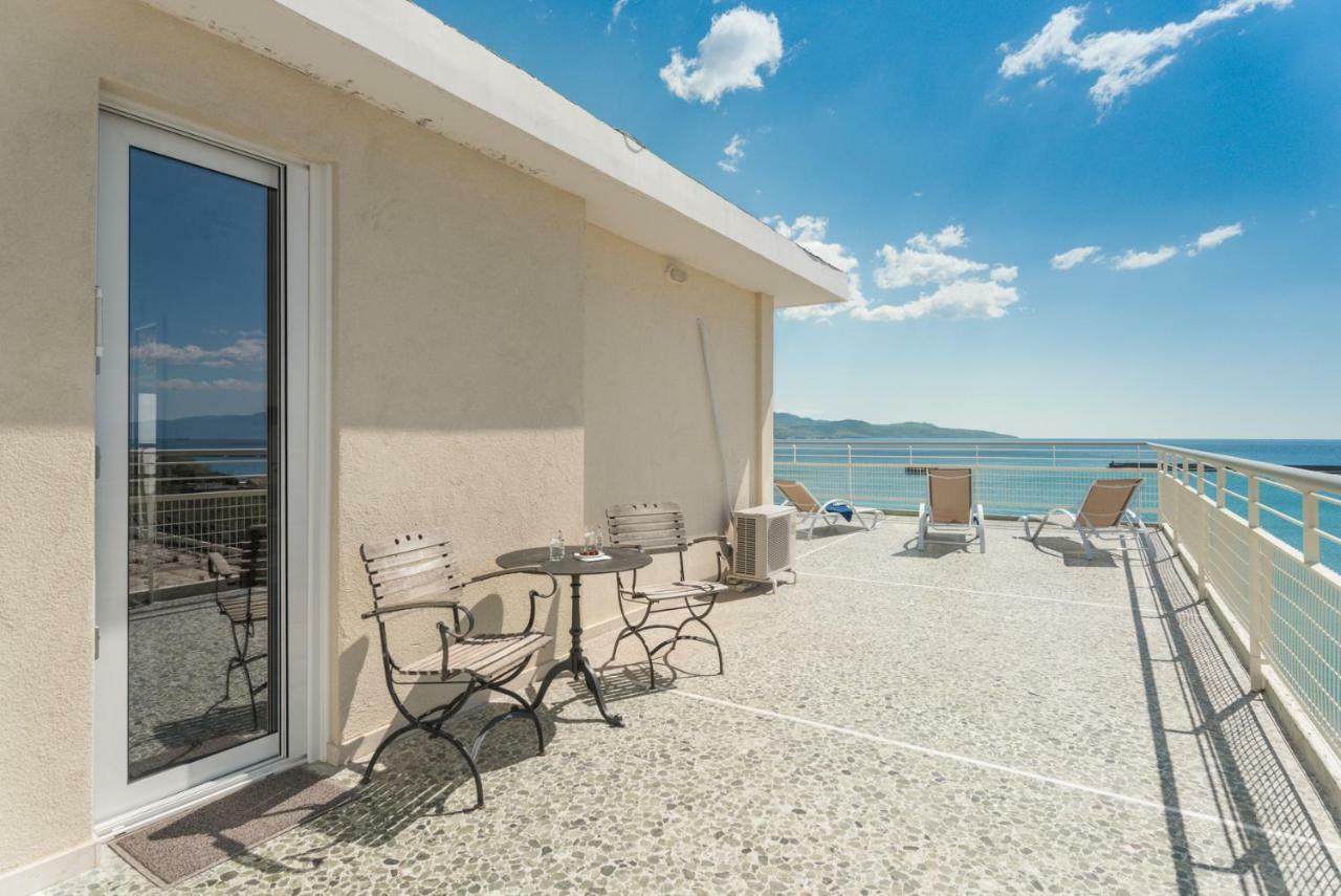 Seafront Penthouse Leo Kalamata Exterior foto